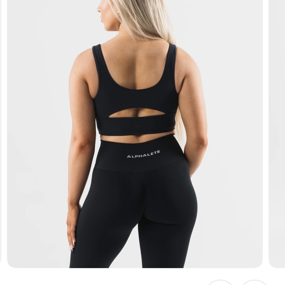 Black sports bra. Perfect condition size small - Picture 2 of 2